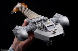 音乐迷制形状独特吉他 将科幻主题融于乐器 