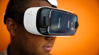 玩转虚拟现实 三星Gear VR搭配智能手机 