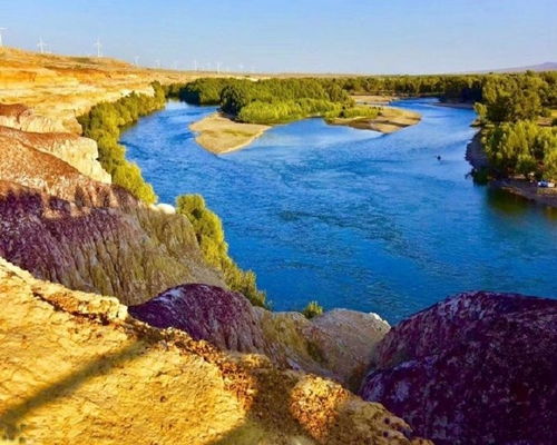新疆旅游美景图片(新疆旅游美景图片真实)