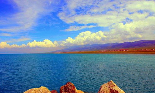 青海湖和茶卡盐湖都是要天晴去才好看,拍出来的照片真的极美