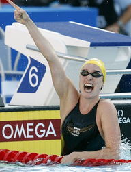 世锦赛女子50米蝶泳决赛 欢呼夺得金牌 