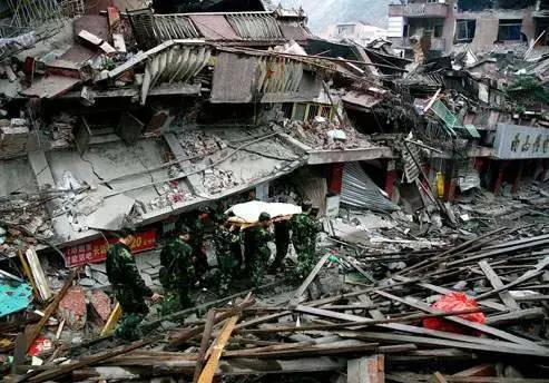 08年汶川地震中,遇难者有8万余人,他们的存款和贷款如何处置