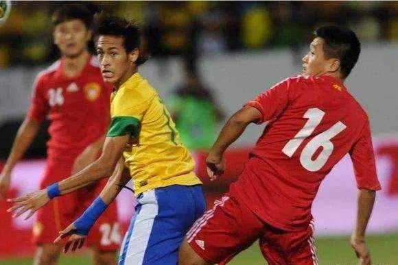 中国足球大比分失败惨案 曾被八球狂屠,里皮都遭羞辱