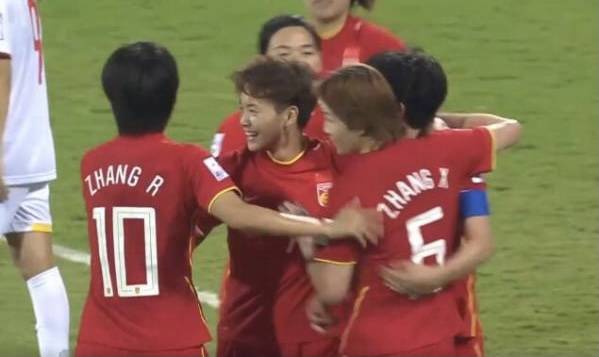 3 1逆转 王霜1射2传,王珊珊和唐佳丽建功,中国女足进亚洲杯4强