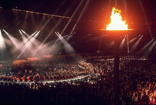 老照片 1988年韩国汉城奥运会 奥运圣火由二男一女点燃