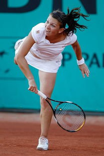 网球美少女哈勒普因胸部太大影响发挥 成功缩胸 图